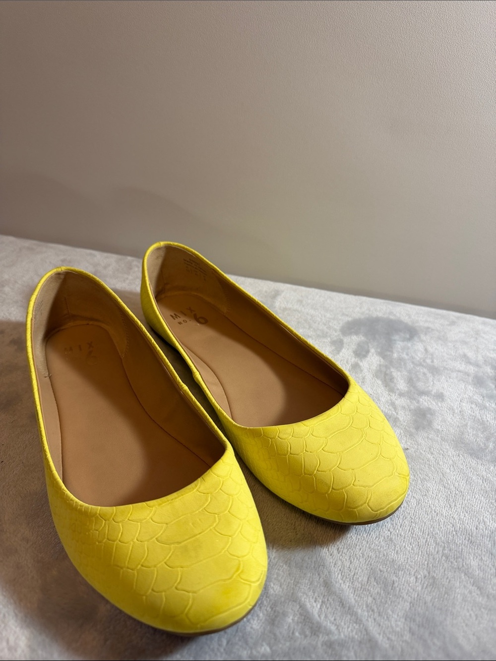 Mix No. 6 Yellow Women's Textured Ballet Flats
